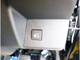 当店ではスポーツグレードや人気車種・上級グレードを主に仕入れ強化しております!中古車でお買い得感あるお車展示中となっておりますのでお客様のご来店、お見積もり依頼お待ちしております。