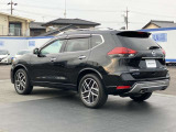 車線逸脱防止支援システム,車両が車線をはみ出す可能性がある場合に警報音と警告表示と共に車線内に戻すようにハンドル操作をサポートしてくれます。
