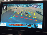 【バックカメラ】駐車時に後方がリアルタイム映像で確認できます。大型商業施設や立体駐車場での駐車時や、夜間のバック時に大活躍!運転スキルに関わらず、今や必須となった装備のひとつです!