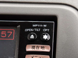 日産純正ナビゲーションMP111-Wが付いています。
