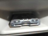 ご希望車の細部の写真をメールで送らせていただいております。来店ができない方でも指定いただいた箇所など何枚でもお送りいたします。