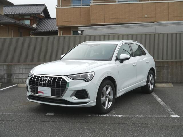 Q3 35 TFSI アドバンスド 