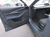 試乗車として使用しておりますので、走行距離が変動する場合がありますのでお問合せいただけると幸いです!