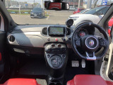 イタリア車ならではの美しさ、走りへのこだわりを感じるインテリアデザイン!