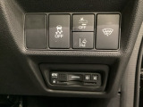 Hondaセンシング用の、VSA解除とレーンキープアシストシステムのメインスイッチなどはハンドルの右側に装備しています。その下にETCがついています。高速道路の料金所の通過も楽々です。