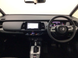 【前方視界】開放的な前方視界!運転がしやすく疲れにくいです♪窓が大きく、見通しがとっても良いおクルマですよ♪