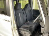 乗降がしやすい運転席。高さが調節できて小柄な女性でもベストポジションをとることができます。