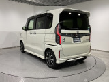 ご納車までの期間ですが、県内のお客様は1、2週間、県外のお客様は2、3週間ほどでご納車が可能となります。但し、お支払いや書類の状況によっては多少の前後もありますので、その際には何卒ご了承下さい。