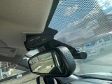 前後ドライブレコーダーは運転中の不安を解消してくれますよ。