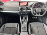 Q2 1.0 TFSI スポーツ 