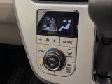 【オートエアコン】一度お好みの温度に設定すれば、車内の温度を検知し風量や温度を自動で調整。暑い…寒い…と何度もスイッチ操作をする必要はありません。快適な車内空間には必須の機能ですね♪