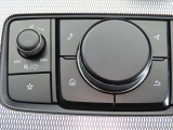 ナビシステムの操作ダイヤルです☆運転中でも手元を見ることなくスムーズにナビやオーディオを操作が出来ます♪