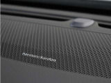 【harman/kardon】世界のオーディオファン垂涎のプレミアムサウンドシステムを搭載。原音に近い音場空間を忠実に再現。乗る人すべてに最良の音響体験を提供します。