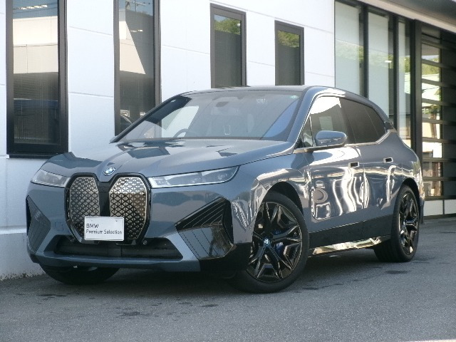iX  M60 4WD