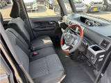 使用感も少なく綺麗な状態の運転席シートです!