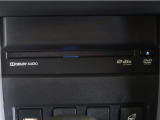 車内でCD DVDのメディアが楽しめます