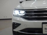 LEDマトリックスヘッドライトIQ.LIGHTを搭載で、フロントカメラで対向車や先行車を検知し、配光を行います。