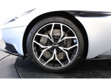 DB11 AMR 右H 20インチ鍛造ホイール Qキルティング