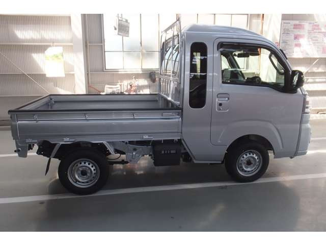 や*だ様 4WD 軽トラック シルバー 軽トラック シャープな銀 | 軽トラ荷台収納ボックストラボ