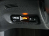 ◆ETC2.0装着◆進化したドライブ体験。料金収受システムだけだったETCが生まれ変わって、高速道路を賢く使うETC2.0に進化しました。多彩な情報サービスが便利で快適なドライブ体験を提供します。