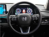【Honda SENSING】 カメラ等装置で精度の高い検知能力を発揮、安全運転を支援します。ステアリング上のコントローラーに注目!