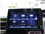お車選びをお楽しみ頂けるよう、在庫車の展示スペースを十分に確保しております。