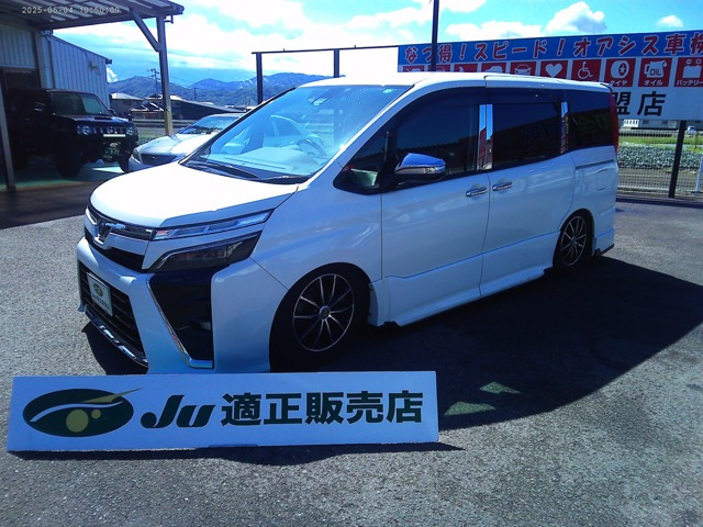 ヴォクシー 2.0 ZS 煌 4WD 