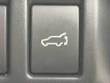 【パワーバックドア】スマートキーや運転席のボタンを押すだけでリアゲートが自動で開閉します!荷物を持っている時や、高い位置にあるバックドアを閉める際に便利な機能です♪