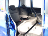 お車選びをお楽しみ頂けるよう、在庫車の展示スペースを十分に確保しております。
