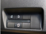 『1台』のお車に対して、3名体制で日々議論を重ね仕入れを行っております。