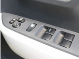 『1台』のお車に対して、3名体制で日々議論を重ね仕入れを行っております。