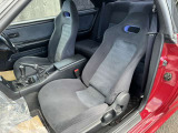 運転席&助手席☆ホールド性能の高いタイプのシートです☆