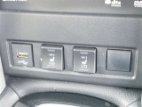 USB差込口 シートヒーター(運転席助手席両方にあります)