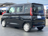 車線逸脱防止支援システム,車両が車線をはみ出す可能性がある場合に警報音と警告表示と共に車線内に戻すようにハンドル操作をサポートしてくれます。