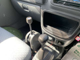 ★中古車なので、傷や凹みは多少はございます。小さな傷から大きな傷までさまざまです。大きな傷凹みは鈑金塗装修理後にお渡しを致しております。自社鈑金工場完備ですので、スピーディーな対応が可能です!
