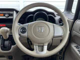 【ステアリングスイッチ】運転中、前方から目線をそらすことなく、オーディオ等の操作が可能な便利機能!安心&快適なドライブを演出してくれます♪