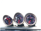 入庫時・販売時・納車前に、弊社基準の68項目に及ぶ点検整備を実施しております。