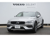 ワゴンでありながらクーペを思わせるスタイル「V60」ボディカラーは、シルバードーンメタリック。