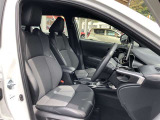 運転席・助手席です