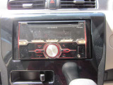 こちらの車にはAftermarketのCDデッキが付いています。