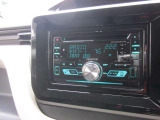 こちらの車には社外のCDデッキが付いています。