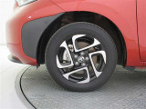 機敏さを引き立てる純正アルミ 185/65 R15 装着!