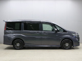 【コーティング】好評のコーティング施工で愛車のボディをケアしませんか?紫外線や酸性雨等の劣化によって塗装面の光沢の消失や塗装の剥離を防ぎます!