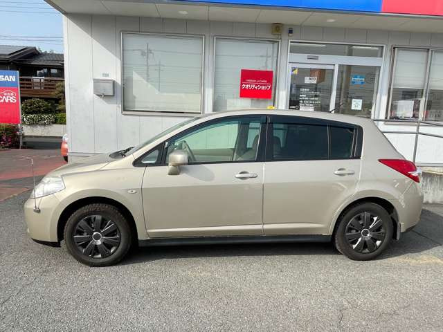 日産ティーダシルキーベージュ 日産 ティーダ 1.5 15M の中古車詳細 (58,000km, シルキー