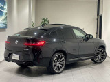 X4 M40i 4WD 