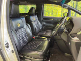 運転席シート廻りは使用感も少なく、良好な状態となっています。丁寧に使われていたことがよくわかりますね。