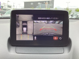 狭い場所での駐車やすれ違いなどでより的確な運転操作に役立つ360°ビューモニターが装備されています。