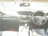 LS 600hL 4WD 本革シート