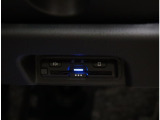 『1台』のお車に対して、3名体制で日々議論を重ね仕入れを行っております。
