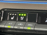 【シートベンチレーション】夏場は涼しい風でお尻や背中の熱やムレを防ぎ、冬はエアコンよりも早く温まってポカポカに!季節を問わず快適に過ごせます。